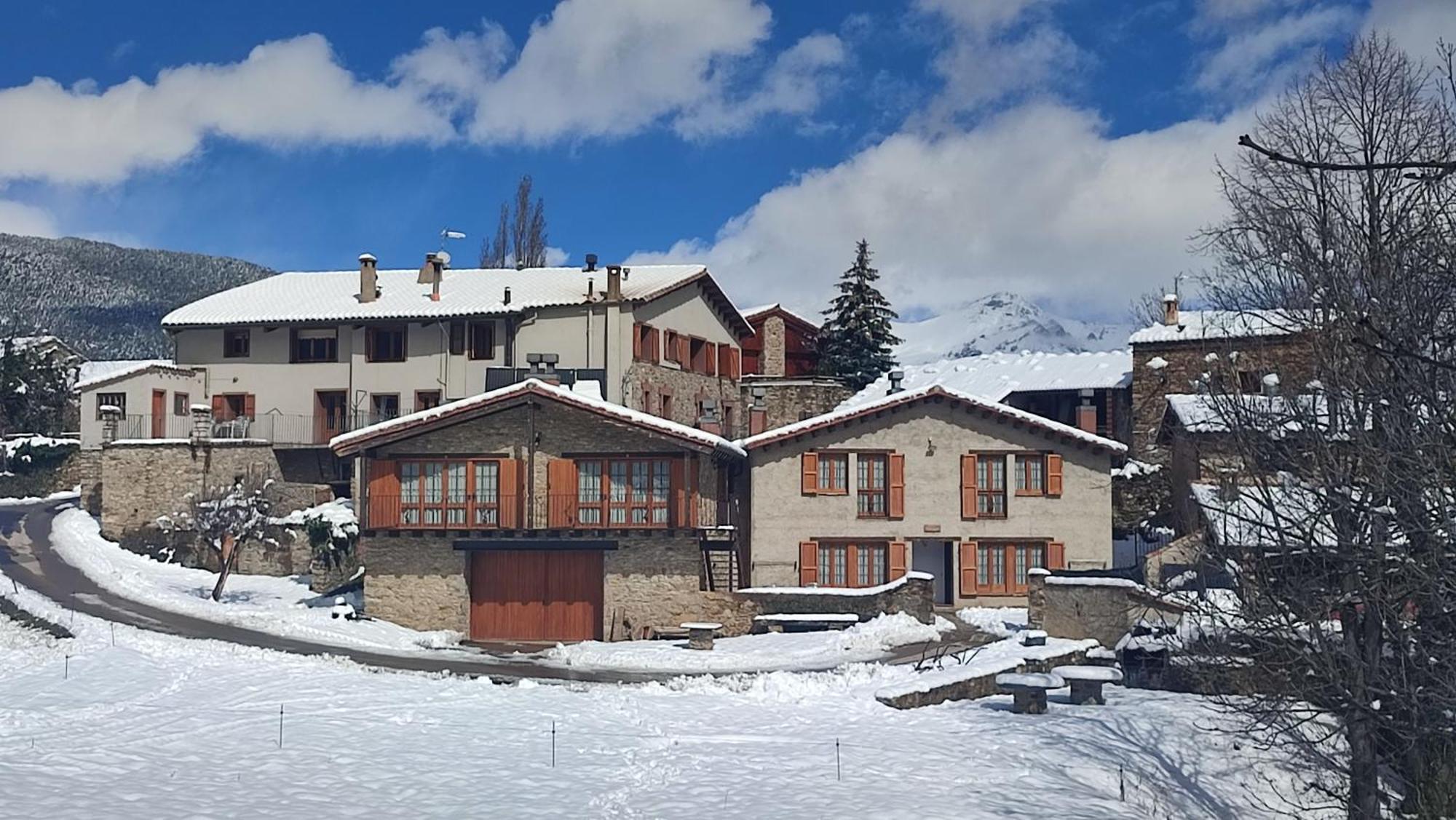 Can Tubau - Casa Rural - Apartaments Campelles Zewnętrze zdjęcie