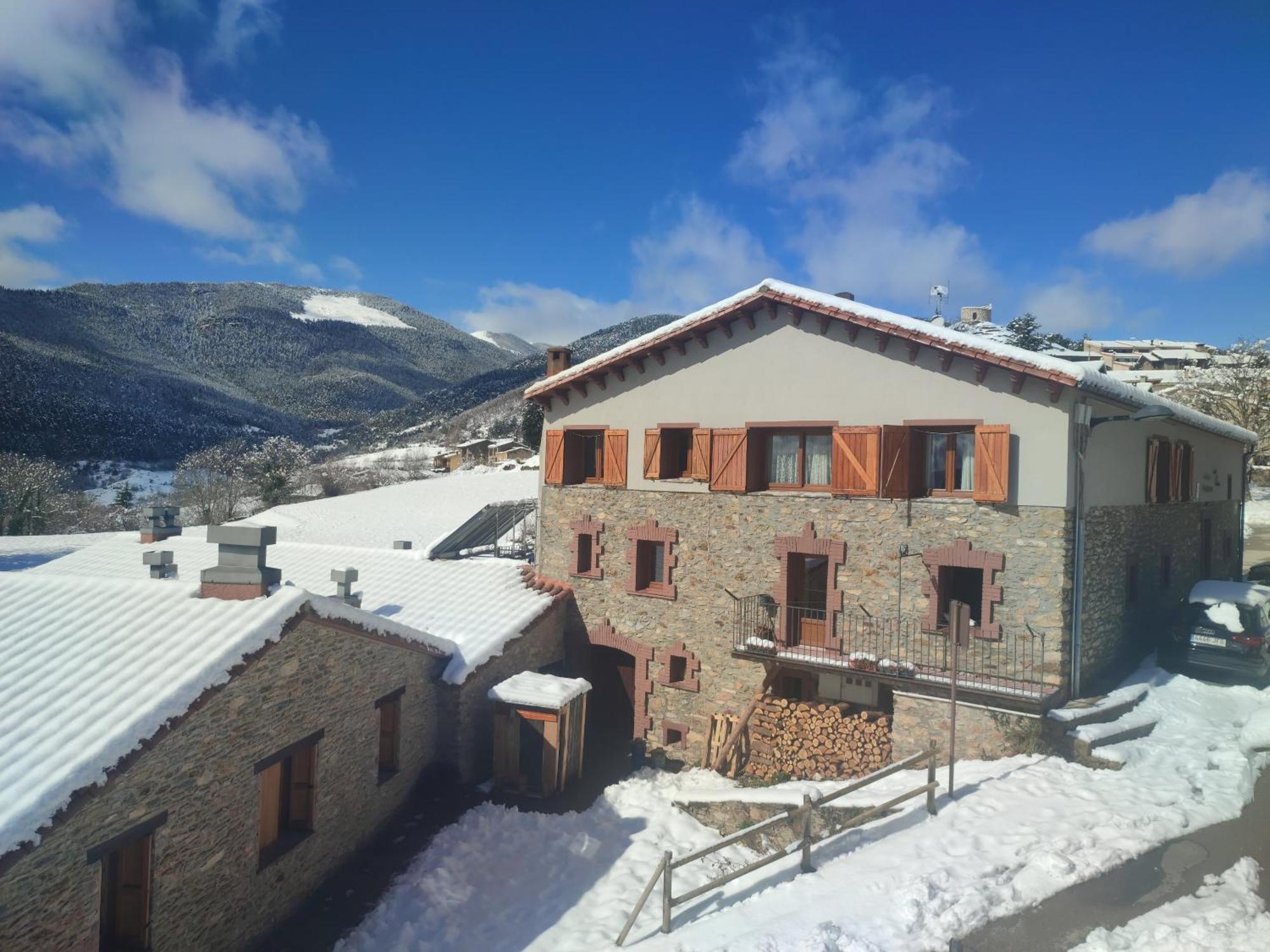 Can Tubau - Casa Rural - Apartaments Campelles Zewnętrze zdjęcie